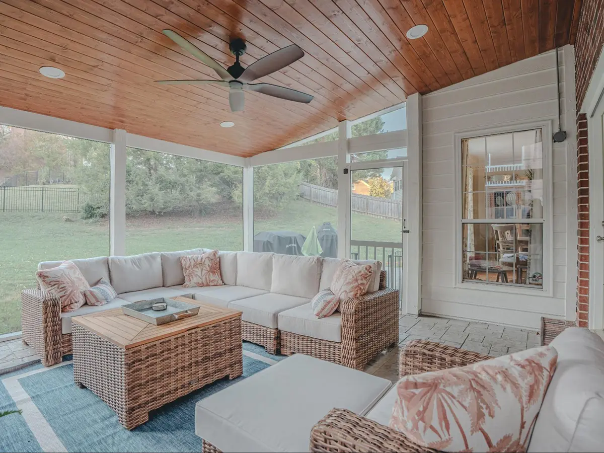 after-screened-in-porch3.1.webp